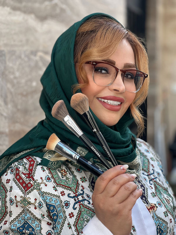 میکاپ وگریم عروس تخصصی در کرمان با جدیدترین متدهای روز دنیا در سالن زیبایی ضیافه